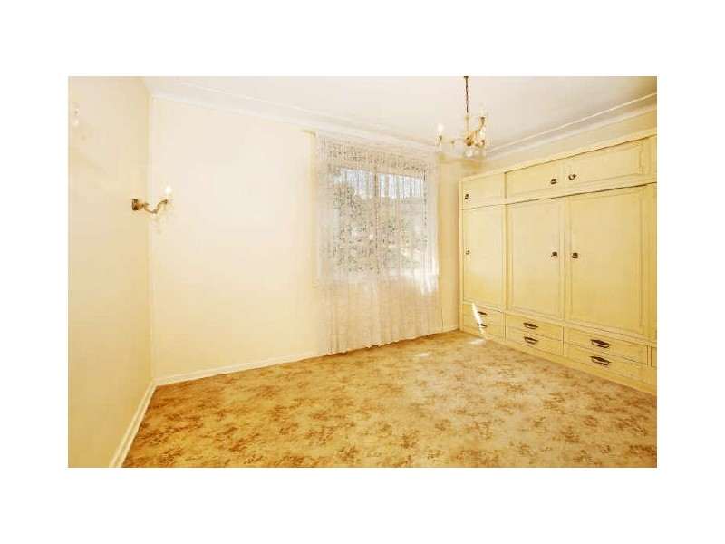 29 Hugh Avenue, Peakhurst NSW 2210