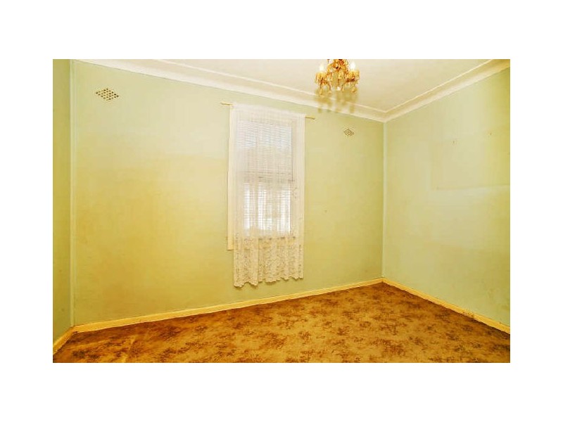 29 Hugh Avenue, Peakhurst NSW 2210