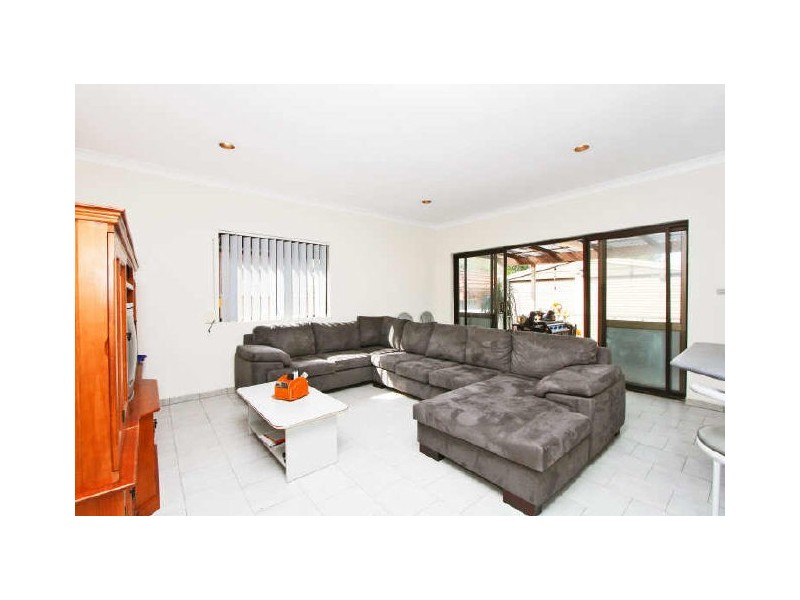 27 Cairns Street, Riverwood NSW 2210