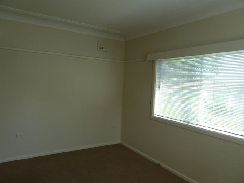 5 Greenlands Avenue, Peakhurst NSW 2210