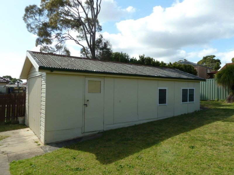 5 Greenlands Avenue, Peakhurst NSW 2210