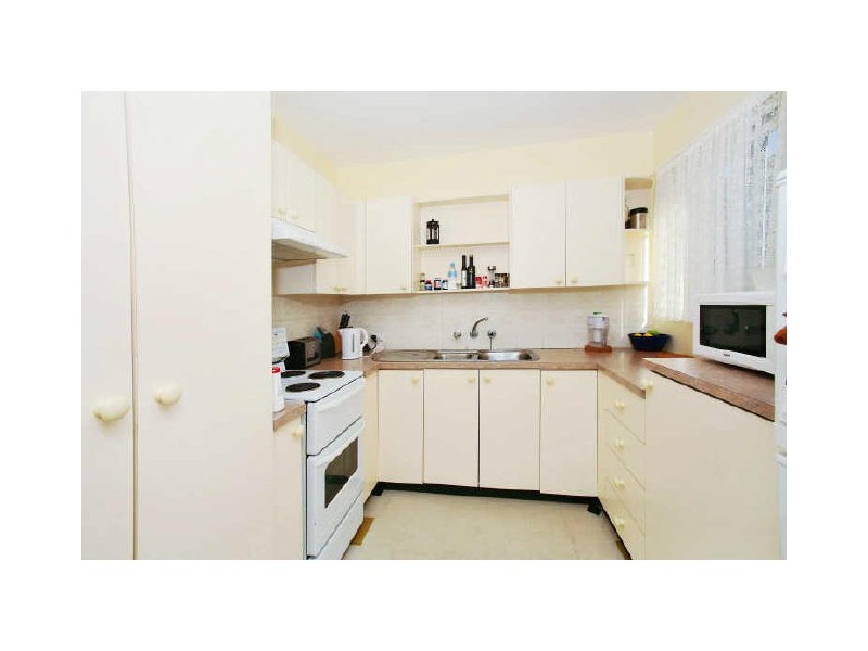 2/8 Martin Place, Mortdale NSW 2223