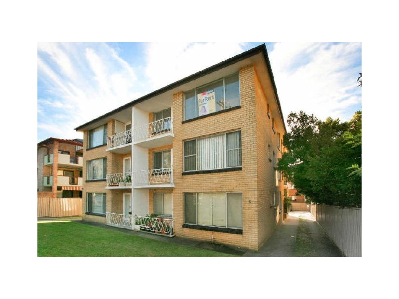 2/8 Martin Place, Mortdale NSW 2223