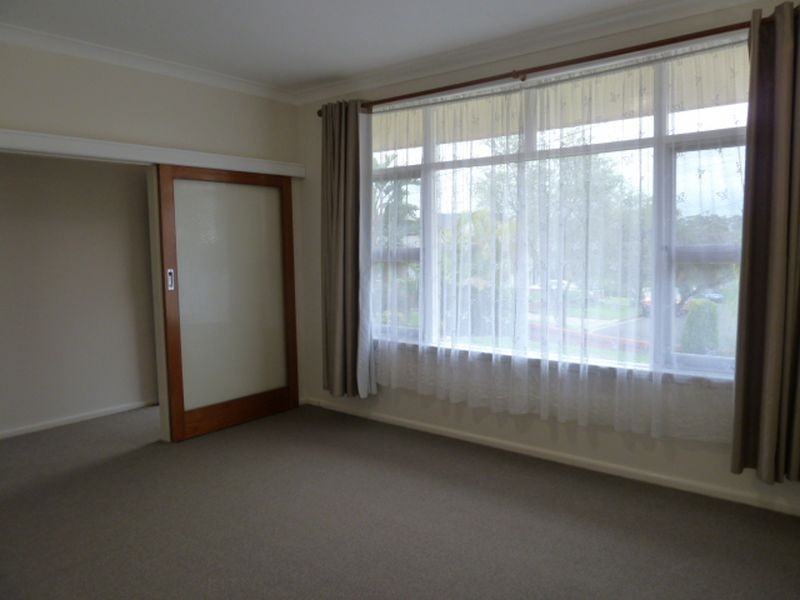 6 Carramar Place, Peakhurst Heights NSW 2210