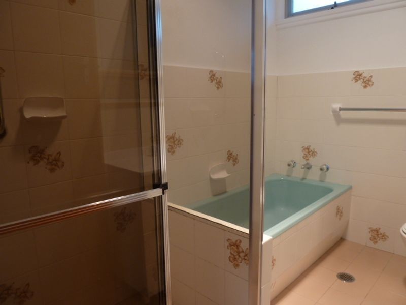 6 Carramar Place, Peakhurst Heights NSW 2210