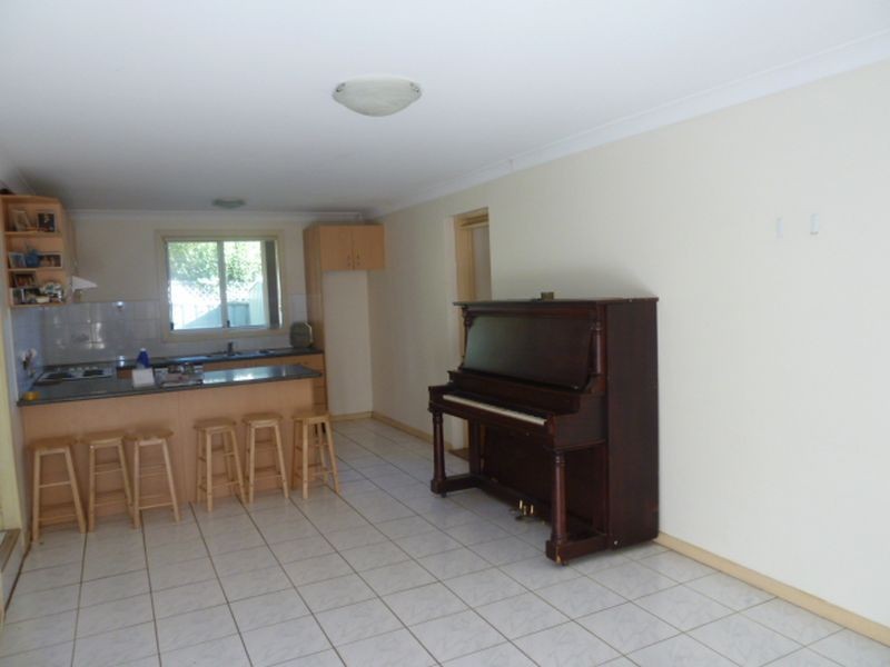2B Kerrie Crescent, Peakhurst NSW 2210
