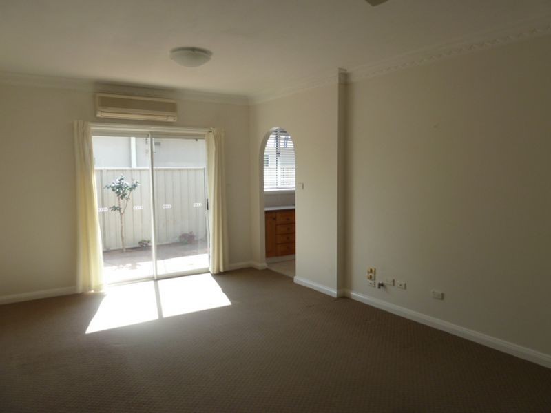 1/64 Boundary Road, Mortdale NSW 2223