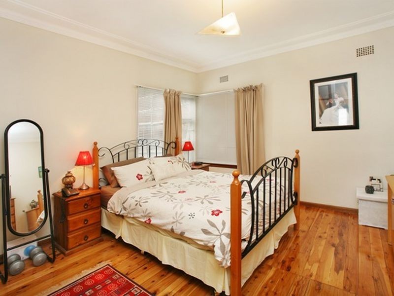 82 Balmoral Road, Mortdale NSW 2223