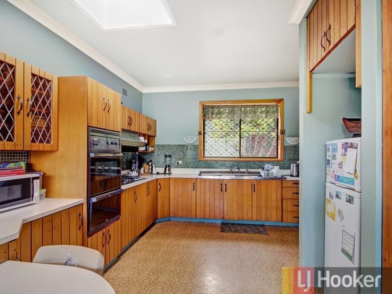 24 Cliff Avenue, Peakhurst Heights NSW 2210