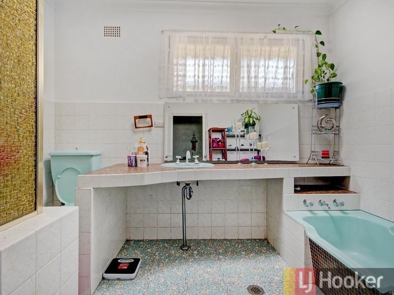 24 Cliff Avenue, Peakhurst Heights NSW 2210