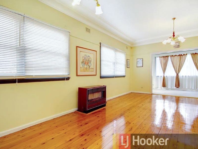 6 Roberts Avenue, Mortdale NSW 2223