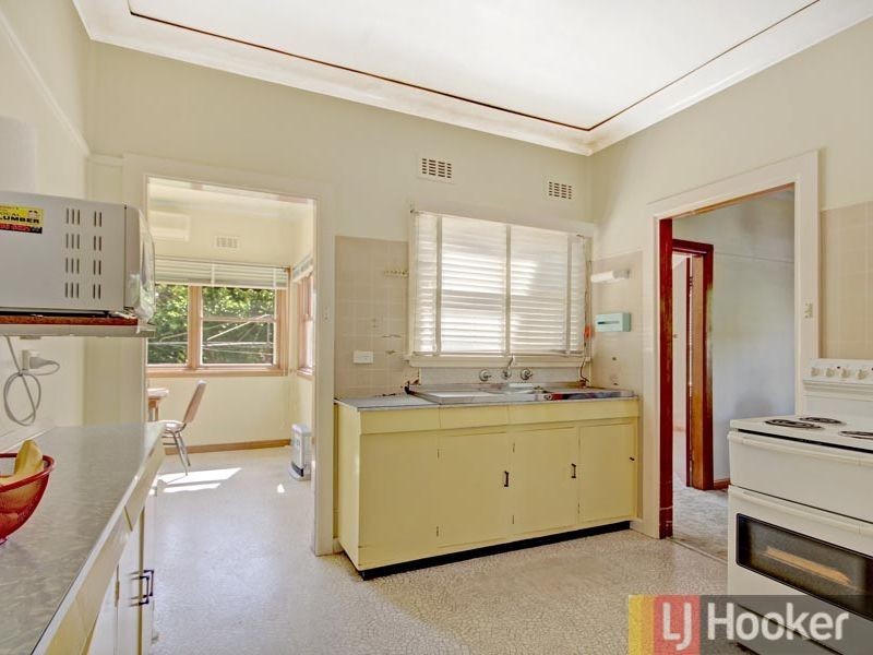 36 Rona Street, Peakhurst NSW 2210