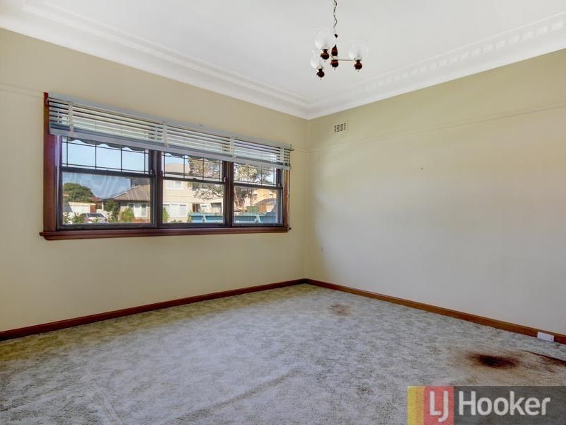 36 Rona Street, Peakhurst NSW 2210