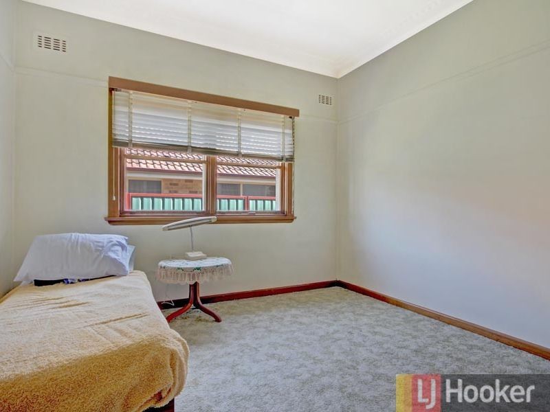 36 Rona Street, Peakhurst NSW 2210