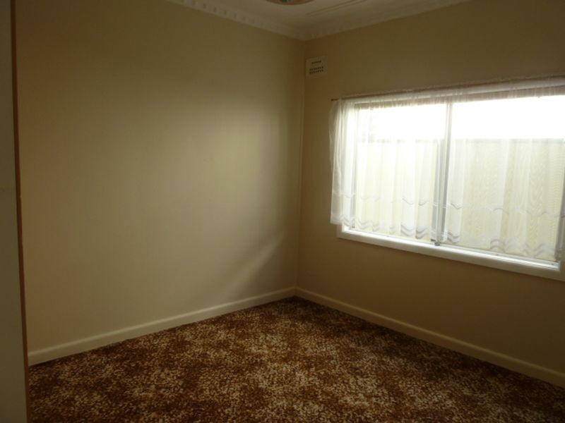 11 Highland Road, Peakhurst NSW 2210