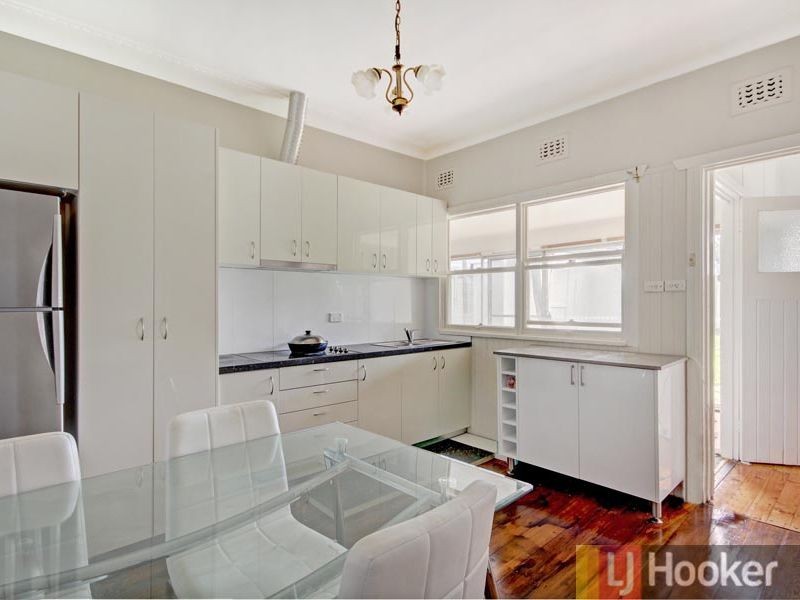 82 Boundary Road, Mortdale NSW 2223