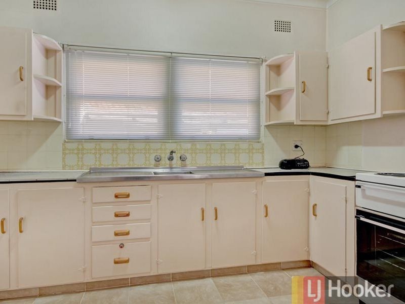 54 Bungalow Road, Peakhurst NSW 2210