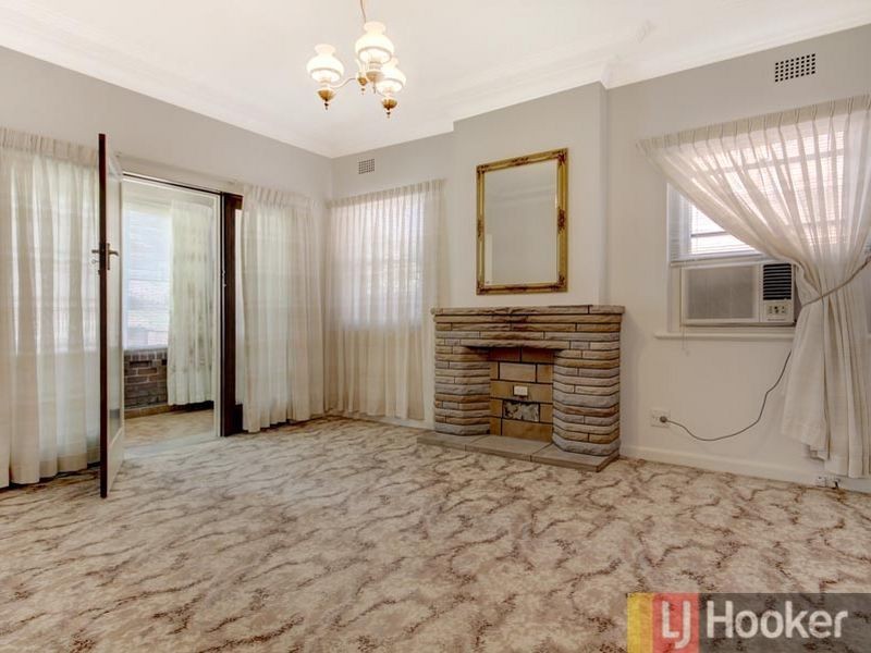 54 Bungalow Road, Peakhurst NSW 2210