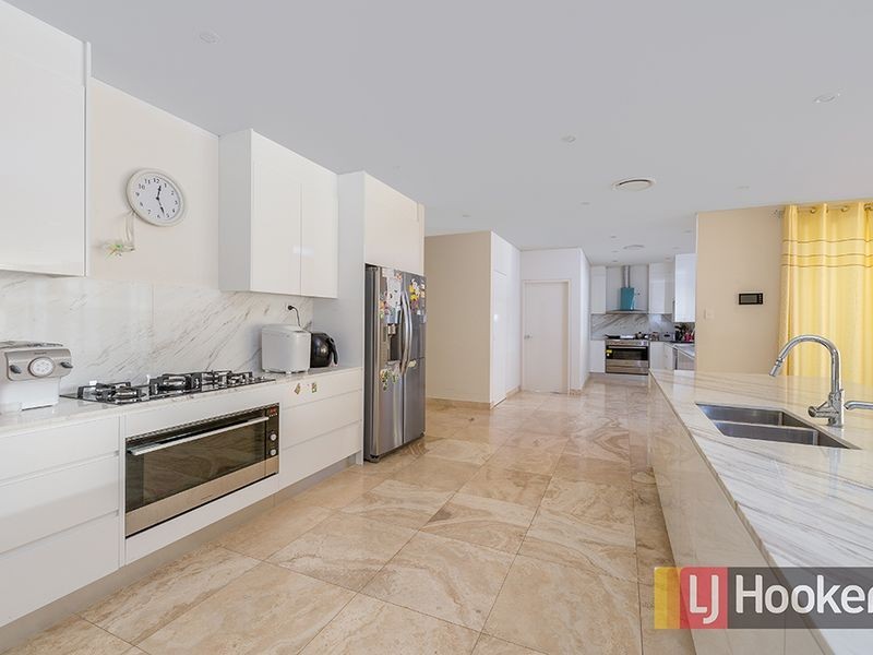 10 Pennard Crescent, Luddenham NSW 2745