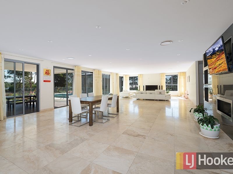 10 Pennard Crescent, Luddenham NSW 2745