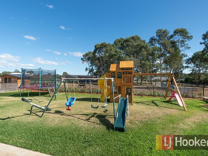 10 Pennard Crescent, Luddenham NSW 2745