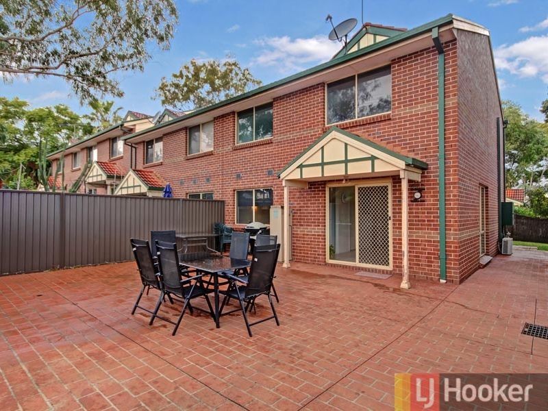 4/33 Kerrie Crescent, Peakhurst NSW 2210