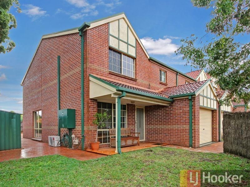 4/33 Kerrie Crescent, Peakhurst NSW 2210