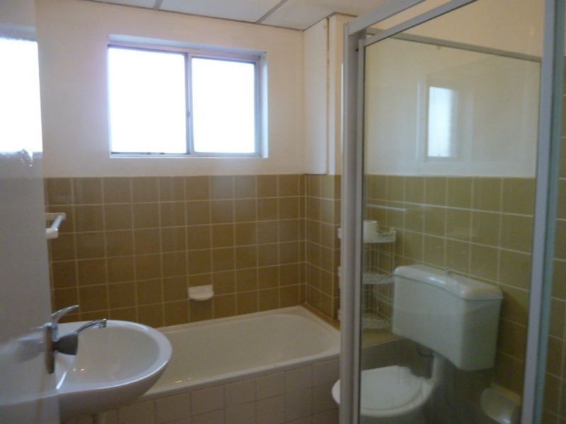 2/21 Romilly Street, Riverwood NSW 2210