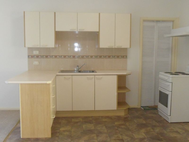 2/60A Henry Lawson Drive, Peakhurst NSW 2210