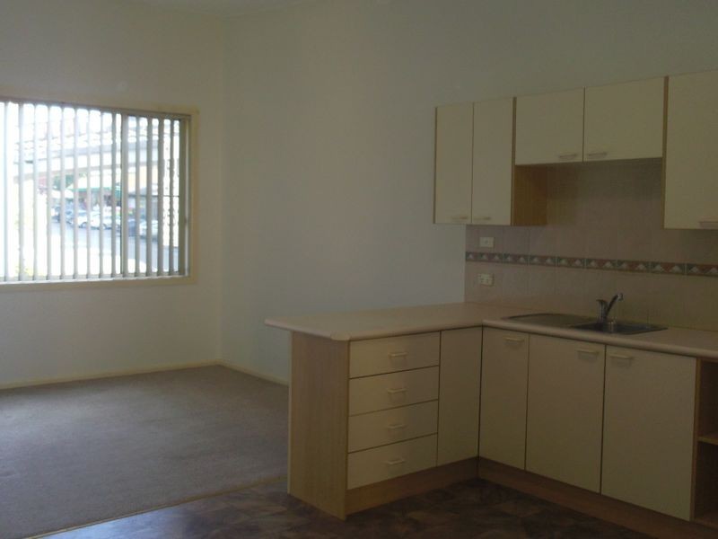 2/60A Henry Lawson Drive, Peakhurst NSW 2210