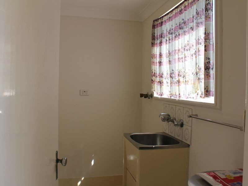 2/60A Henry Lawson Drive, Peakhurst NSW 2210