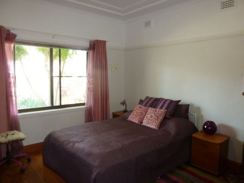 10 Anderson Road, Mortdale NSW 2223