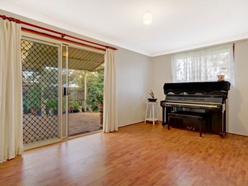 20 Dunbar Place, Mount Annan NSW 2567