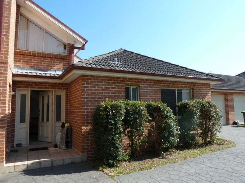 52A Clarendon Road, Peakhurst NSW 2210