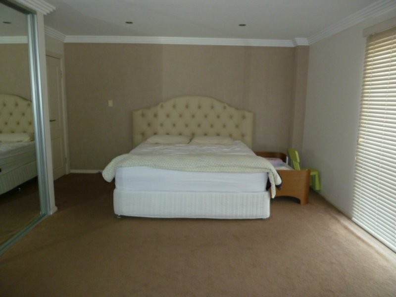 20 Belmore Road, Peakhurst NSW 2210