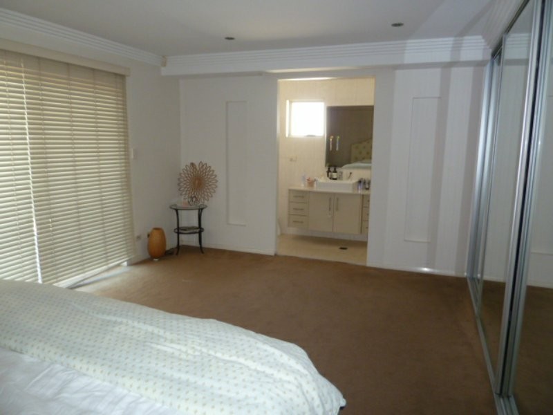 20 Belmore Road, Peakhurst NSW 2210