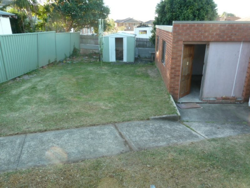 38 Bungalow Road, Peakhurst NSW 2210