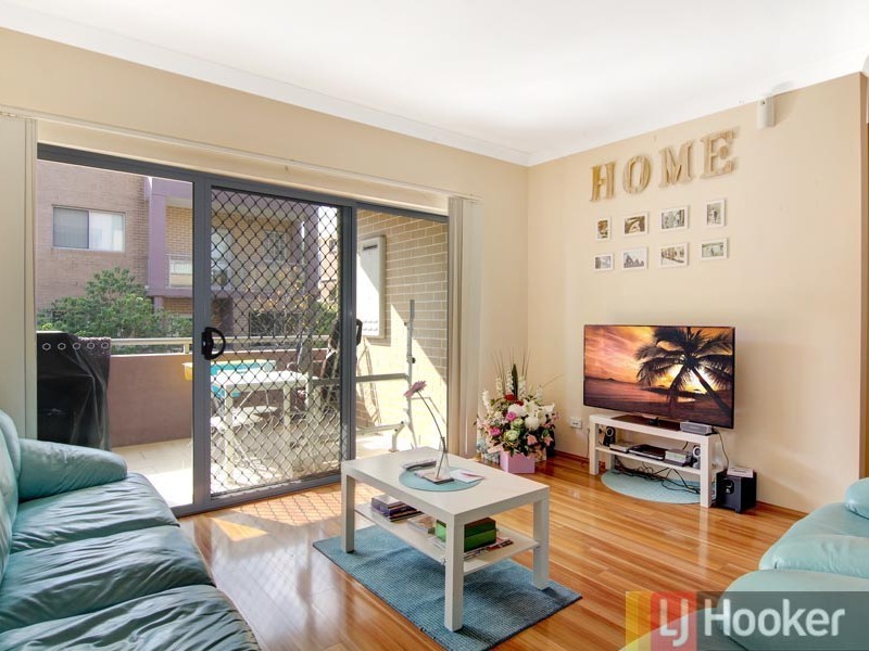 2/8-12 Coleridge Street, Riverwood NSW 2210