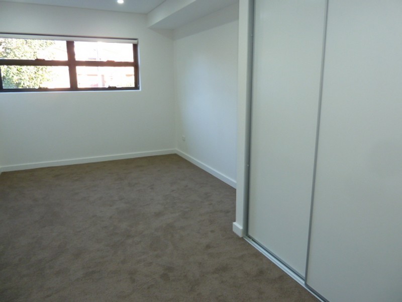 10/15 Pearce Avenue, Peakhurst NSW 2210