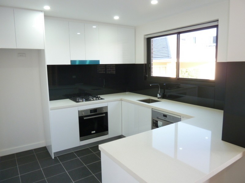 11/15 Pearce Avenue, Peakhurst NSW 2210