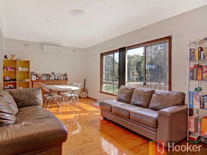 29 Fullerton Crescent, Riverwood NSW 2210