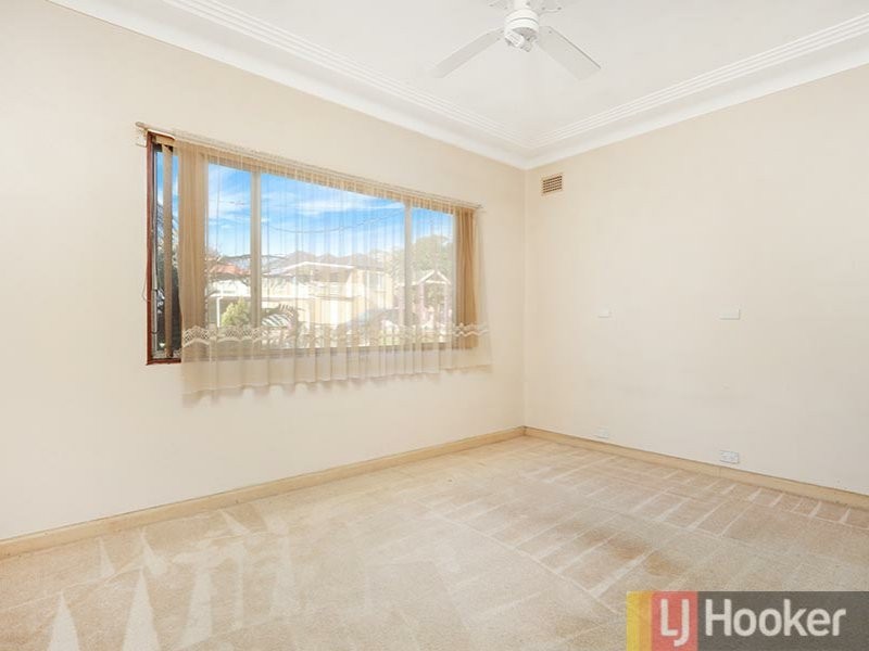 18 Greenland Avenue, Peakhurst NSW 2210