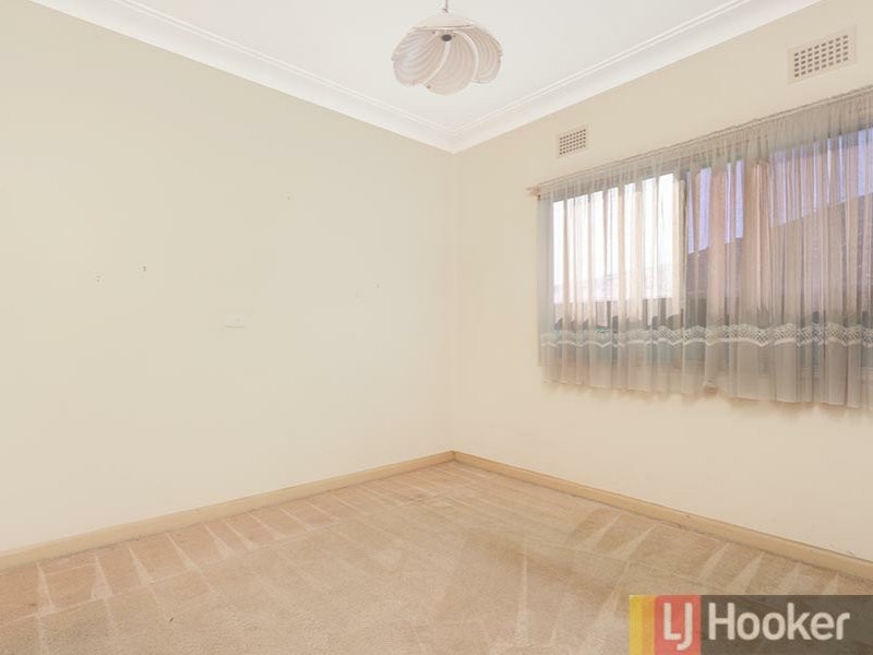 18 Greenland Avenue, Peakhurst NSW 2210