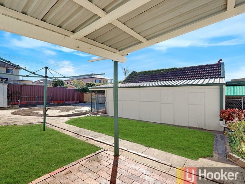18 Greenland Avenue, Peakhurst NSW 2210