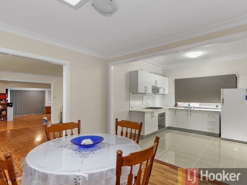 29 Fullerton Crescent, Riverwood NSW 2210