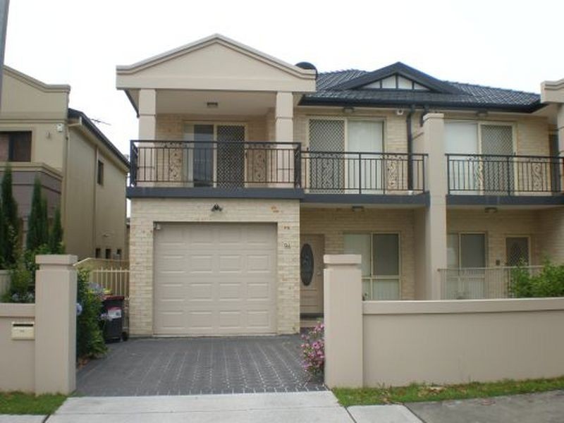 9A Earls Avenue, Riverwood NSW 2210