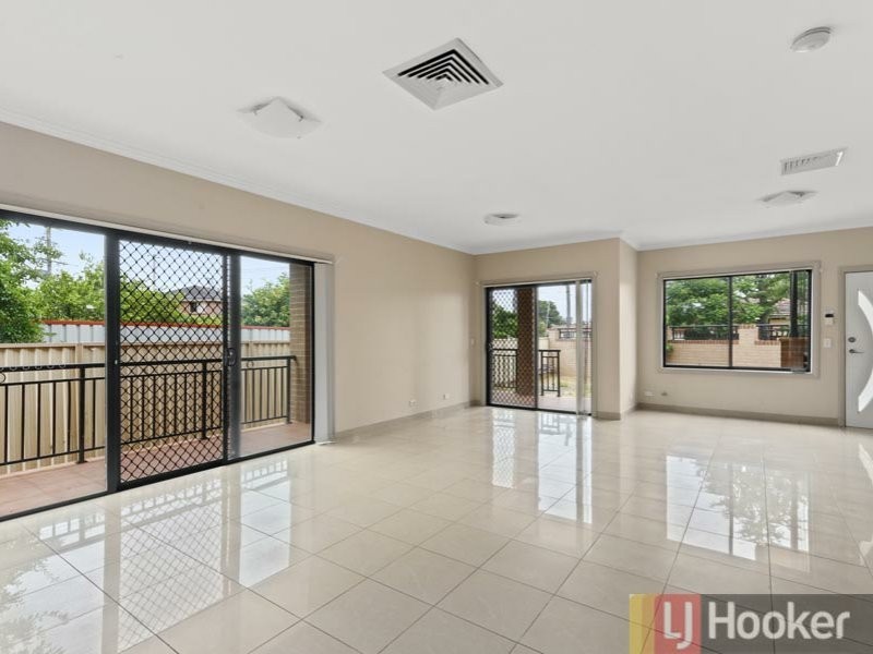 1/17 Sunset Avenue, Bankstown NSW 2200