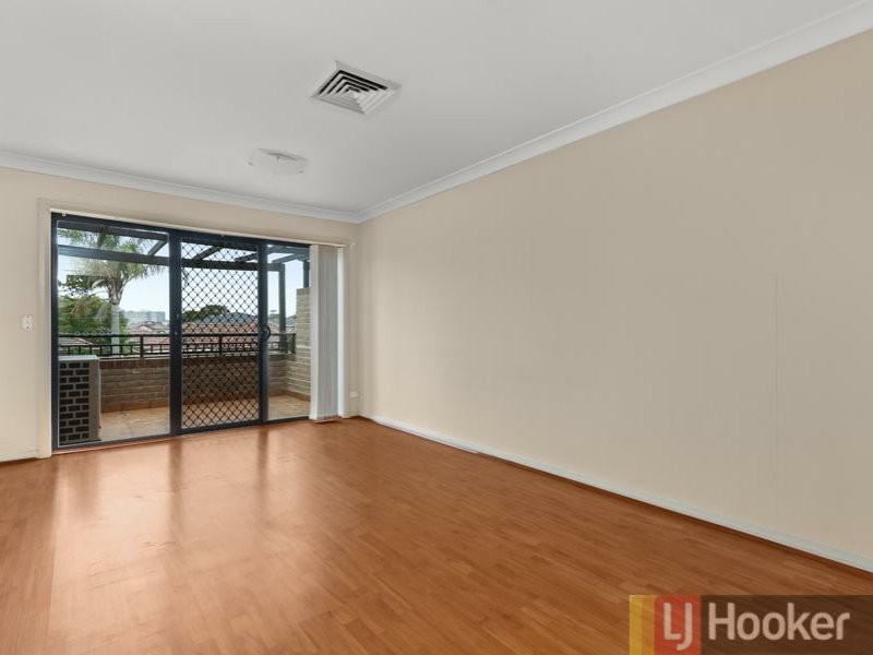 1/17 Sunset Avenue, Bankstown NSW 2200