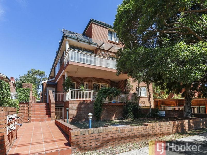 2/17 Coleridge Street, Riverwood NSW 2210
