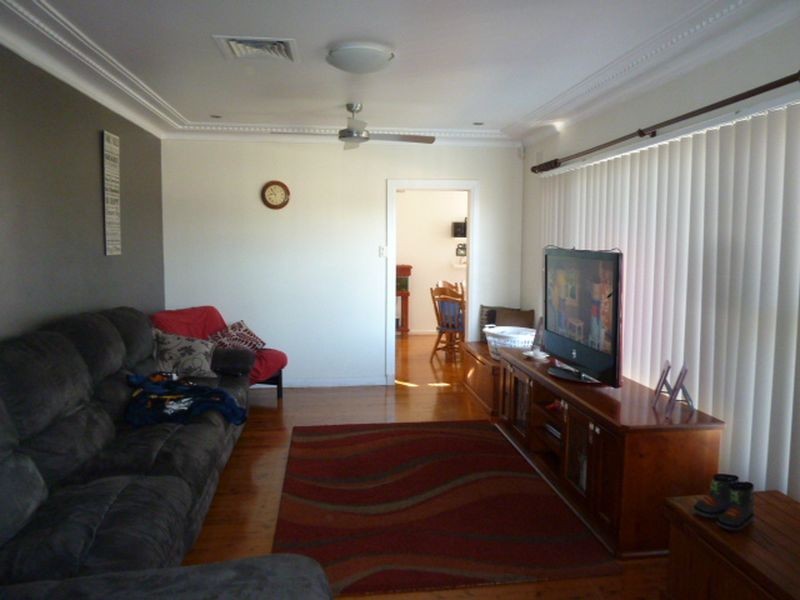 9A Hawkey Crescent, Camden NSW 2570